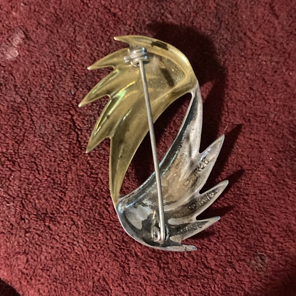 Pin from Mexico, vintage leaf or claw design - Picture 2 of 5